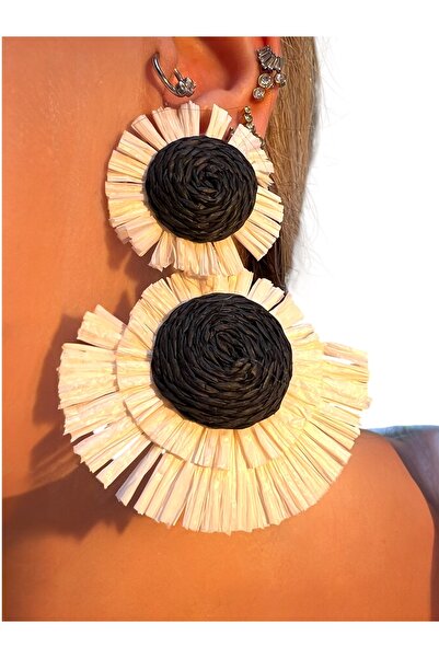 Bo Takı ve Aksesuar Black and White Hanging Straw Flower Earrings