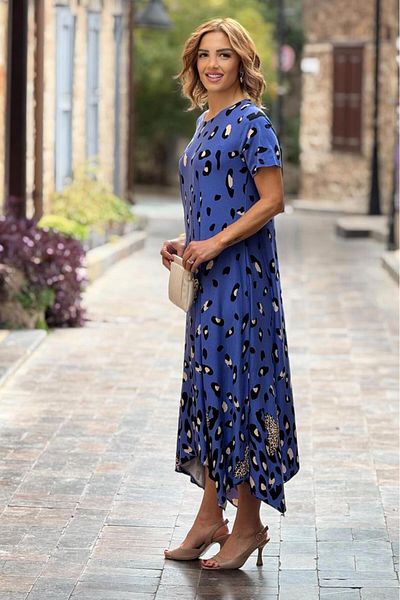 Nevin Kaya Moda Rochie albastră cu model dalmat cu croială înclinată