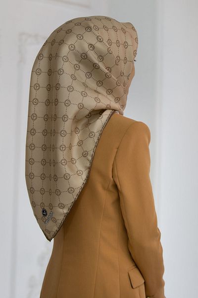 Vissona Μπεζ Μονόγραμμα με μοτίβο 100% Twill 90x90 Κασκόλ - Ράψιμο στο χέρι