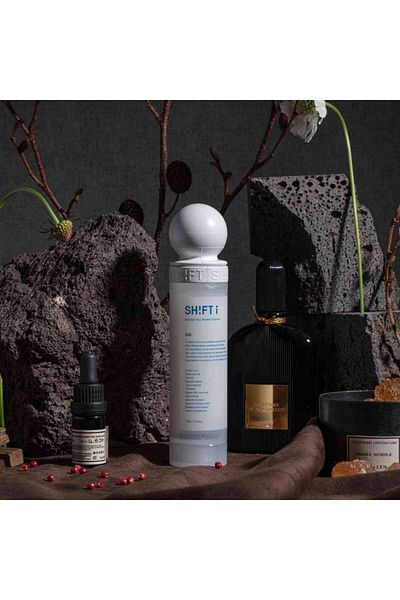 SHIFT Shift Filter - Oud scent, suitable for the whole family, purifies water and maintains healthy hair and skin. Suitable for regular showers.