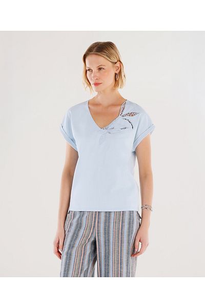 Yargıcı Tricou cu mânecă scurtă cu decolteu în V cu detaliu de broderie la guler