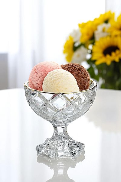TrendDeco Gold Gilded 6-Piece Glass Bowl Ice Cream Bowl Set Cutting Decor Snack Bowl