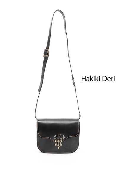 GÖNDERİ(R) Black Heart Genuine Leather Handcrafted Small Size Women's Shoulder And Messenger Bag K0601