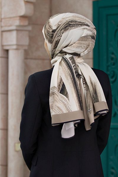 Vissona Γυναικείο σάλι πολυτελείας Medina Silk Beige-4