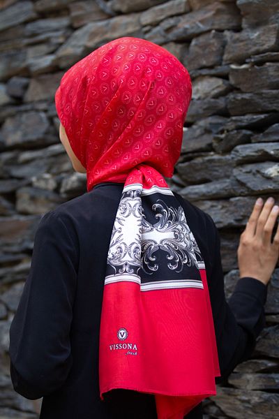 Vissona Women's Fresh Silk Shawl Red Black