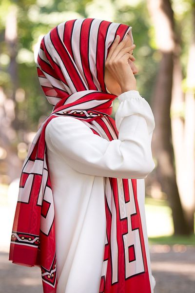 Vissona Women's Fresh Silk Shawl Red Cream