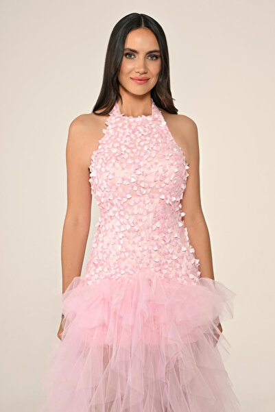 ALFABETA KADIN ABİYE HALTER YAKA 3 BOYUTLU ÇİÇEKLİ BEDEN KATLI TÜL UZUN ŞIK ELBİSE