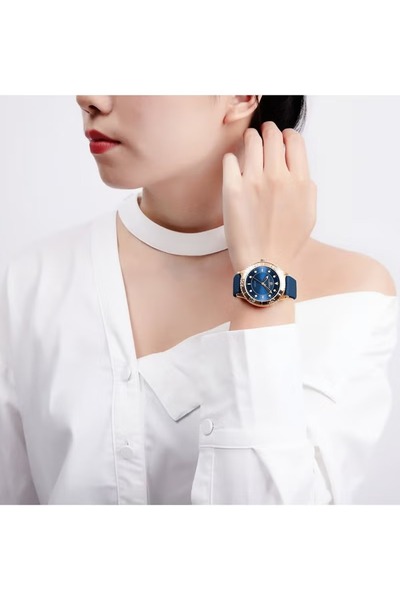 Naviforce Elegant Women's Quartz Watch Stylish Round Dial with Textured Design Rotating Bezel Leather Strap