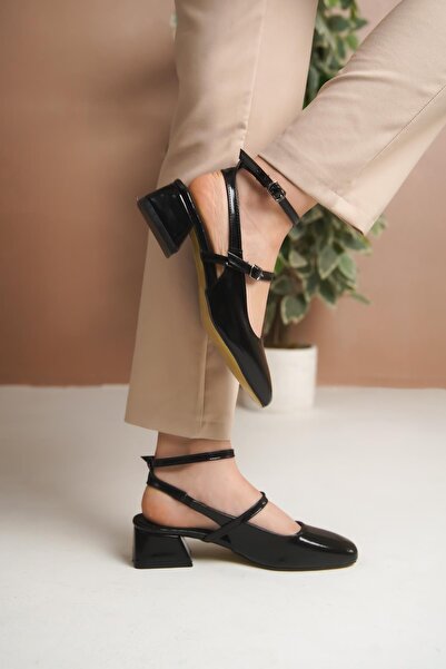 Öncerler Ayakkabı Black Patent Leather Women's Ankle Buckle Thick Heeled Shoes