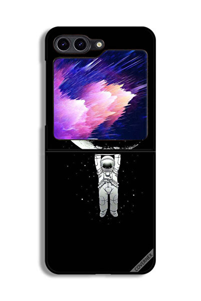 Covernex غطاء حماية لهاتف Samsung Galaxy Z Flip6، صورة رائد فضاء معلق على الق...