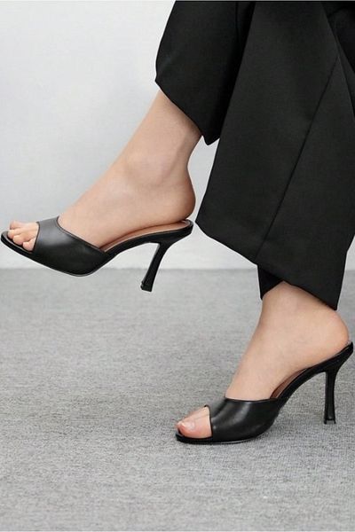 TrendyAnka Women's Black 8cm Heeled Round Toe Stiletto Shoes Slippers