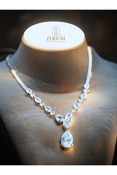 ZERİUM Sparkling Drop White Stone Waterway Necklace
