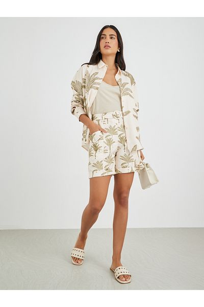 Styli Floral Print Mid Rise Shorts with Pockets