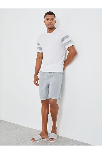 Styli Men Contrast Striped Short Sleeve T-Shirt and Shorts Set