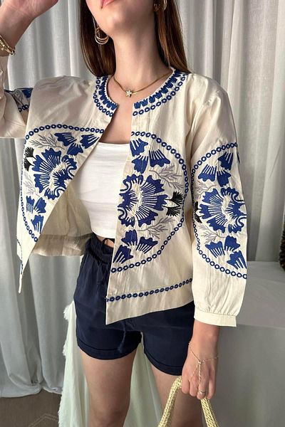 lizge giyim سترة مع تفاصيل التطريز