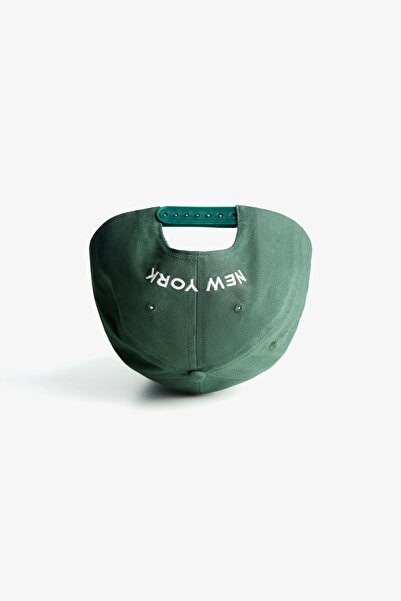 Bershka İşlemeli şapka