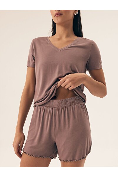 Henderson Minimalist, stylish women's pajama with V-neck that combines lightness with elegance| Noves