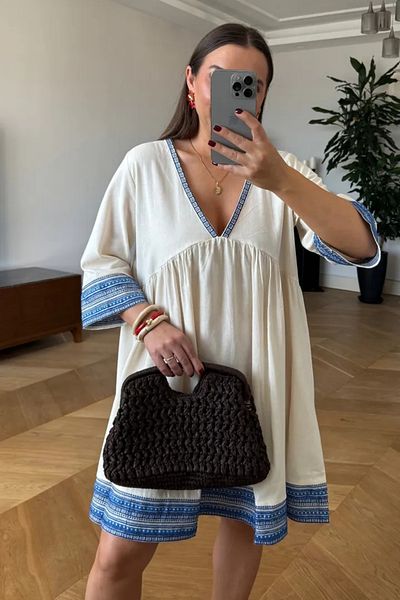 Tuba Butik V-Neck Embroidered Midi Dress