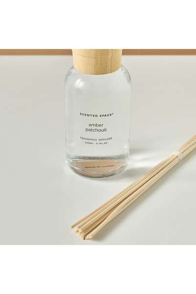 Scented Space فواحة عود معطرة برائحة العنبر والباتشولي - 200 مل