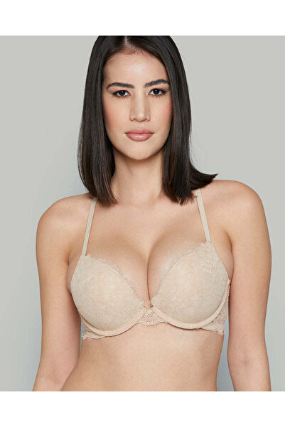 La senza حمالة صدر مثيرة للغاية