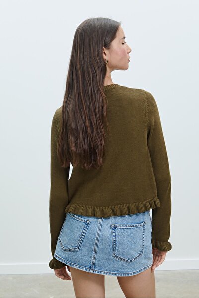 Stradivarius Knit cardigan with buttons and ruffles