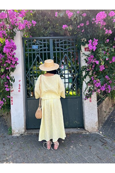 KÜÇÜĞÜM BUTİK Muslin Yellow Embroidered Loose Blouse and Flared Skirt Set (Embroidered 2-Piece Set)