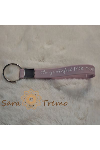 saratremo Silicone Strap Keychain – Metal Clip and Motivational English Message