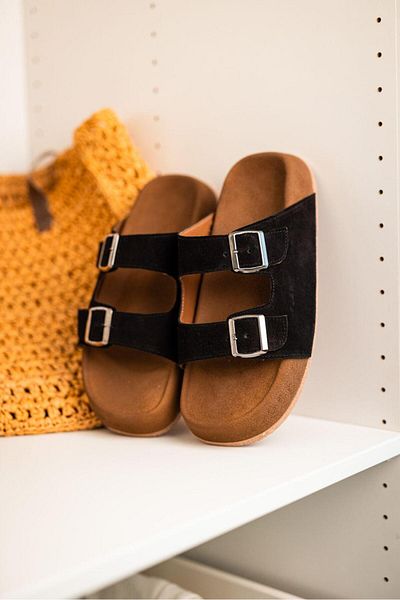 Lovittoman Black Suede Poly Sole Men's Slippers with Buckle Detail