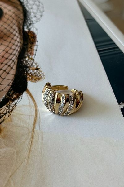Trendy Butik خاتم منحني من الفولاذ بلونين