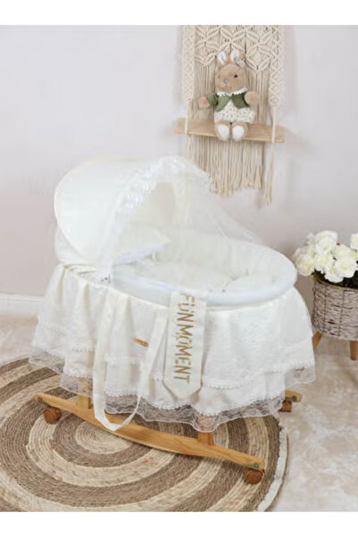 Fun Moment سرير أطفال سلة موسى للمواليد الجدد مع حامل خشبي بعجلات