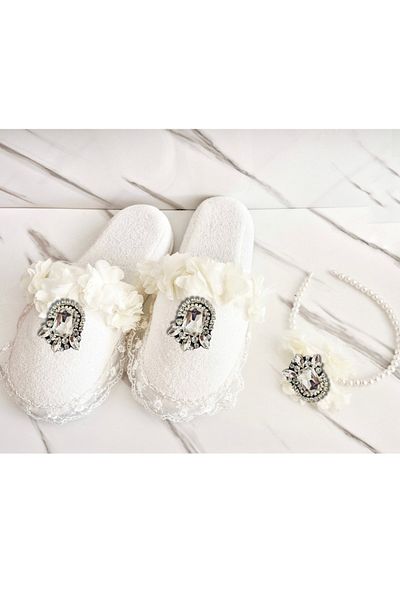 pegu baby collection Maternity Slippers and Pearl Crown Set