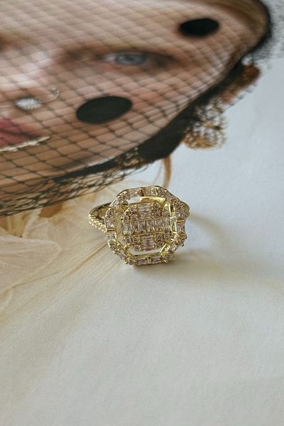 Trendy Butik خاتم مربع من حجر الباجيت الفولاذي