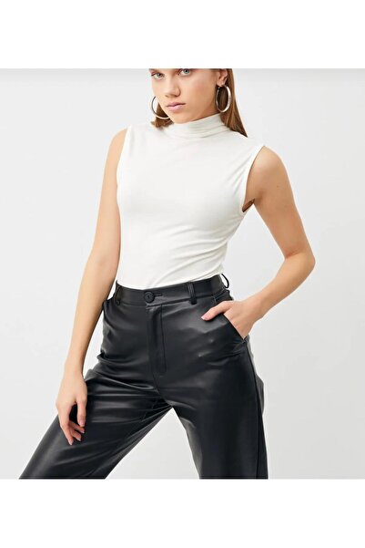 Butik yarım balıkçı yaka sıfır kol body-içlik