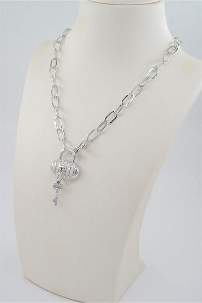 By Zeyna Aksesuar Women's Special Design Bag and Lock Figured Enamel Necklace