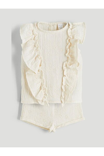 LC Waikiki Lcw Baby Muslin Ruffle Baby Girl Blouse and Shorts 2-Pack