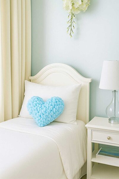 NURDAY Pernă modernă cu inimă – tricotată manual, pernă decorativă romantică, cadou de Ziua Îndrăgostiților (25x20)