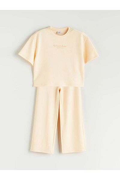 LC Waikiki Lcw Kids Crew Neck Soft Touch Girls T-Shirt and Sweatpants