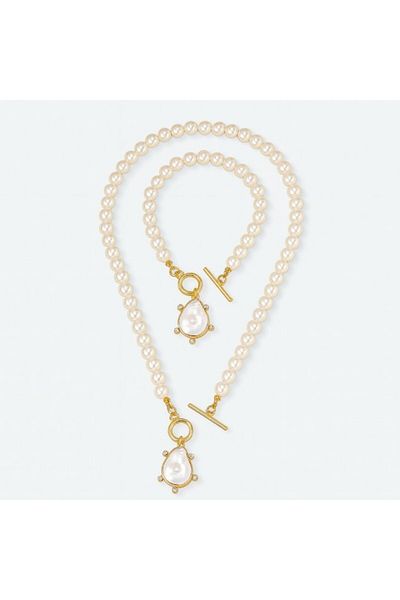 REDz Accessories Elegant Set with Pearl Necklace and Bracelet, Gold Accents, Baroque Pendant, Classic Style