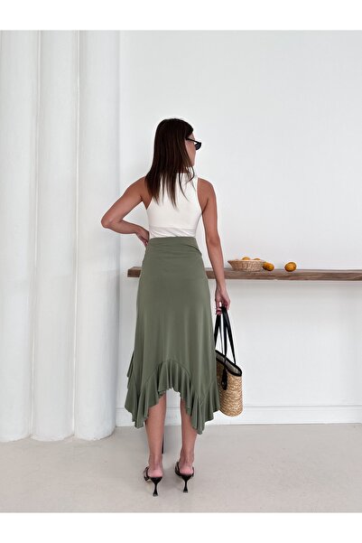 LE CARAMBOLE Fusta de damă kaki cu fantă cu detaliu volantă