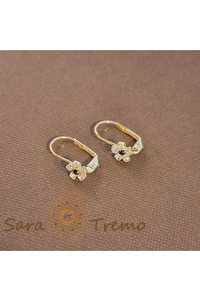 saratremo Cercei placați cu aur de 18K, model floral cu cristale de zirconiu negru și cristale albe
