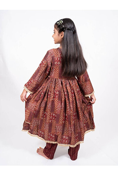 Maithili By Styli Printed Round Neck Kurta and Pants Set