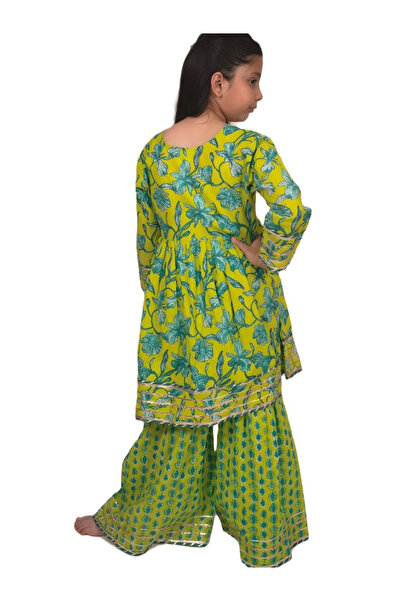 Maithili By Styli Embellished Printed V-Neck Kurta and Pants Set