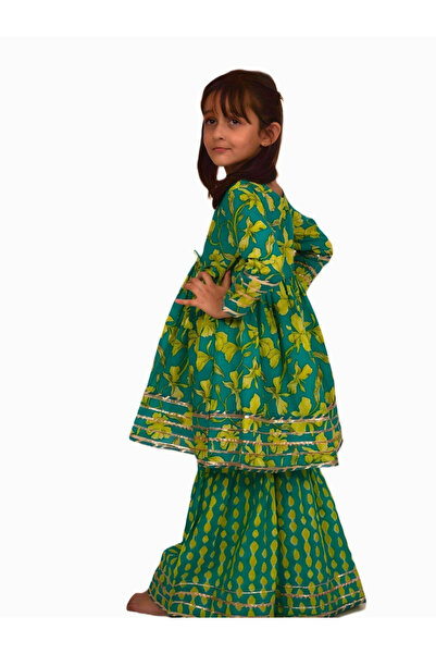 Maithili By Styli Embellished Printed V-Neck Kurta and Pants Set