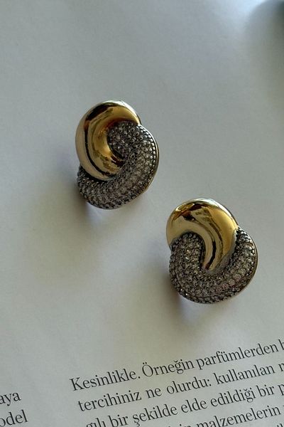 Trendy Butik Two Color Twist Earrings