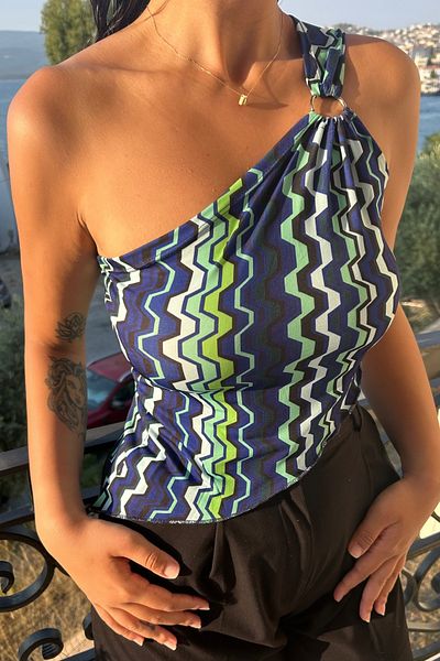World Fashion Trends 2587 Single Sleeve Ring Detailed Asymmetrical Blouse