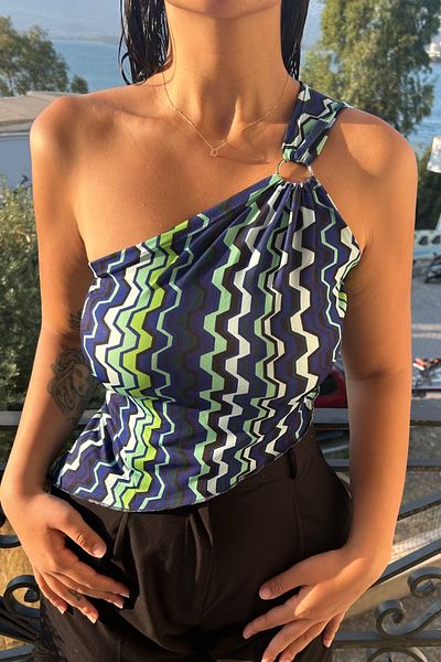 World Fashion Trends 2587 Single Sleeve Ring Detailed Asymmetrical Blouse