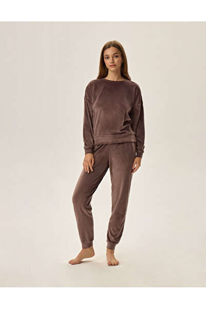 Henderson Women's Velour Pajama is a combination of Elegance and Comfort in Every Moment of Relaxation | Fain