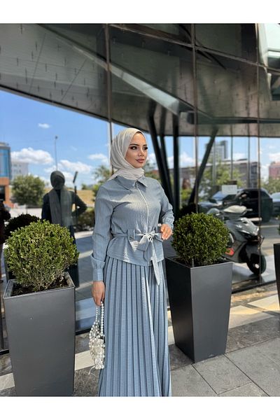 butik hira Pleated Skirt Suit