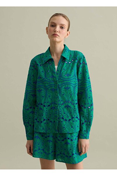 Ovs قميص مطرز باللغة الإنجليزية