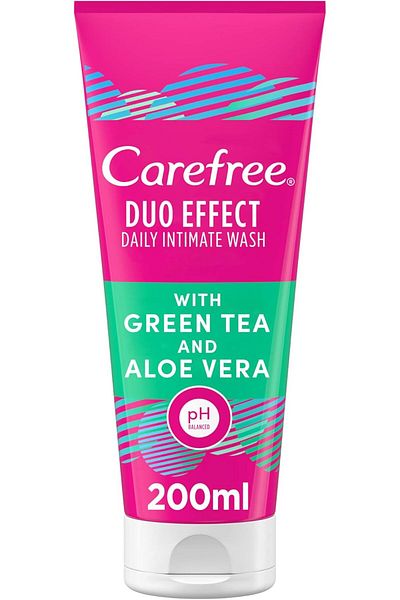 Carefree Daily Intimate Wash Duo Effect with Green Tea and Aloe Vera 200ml